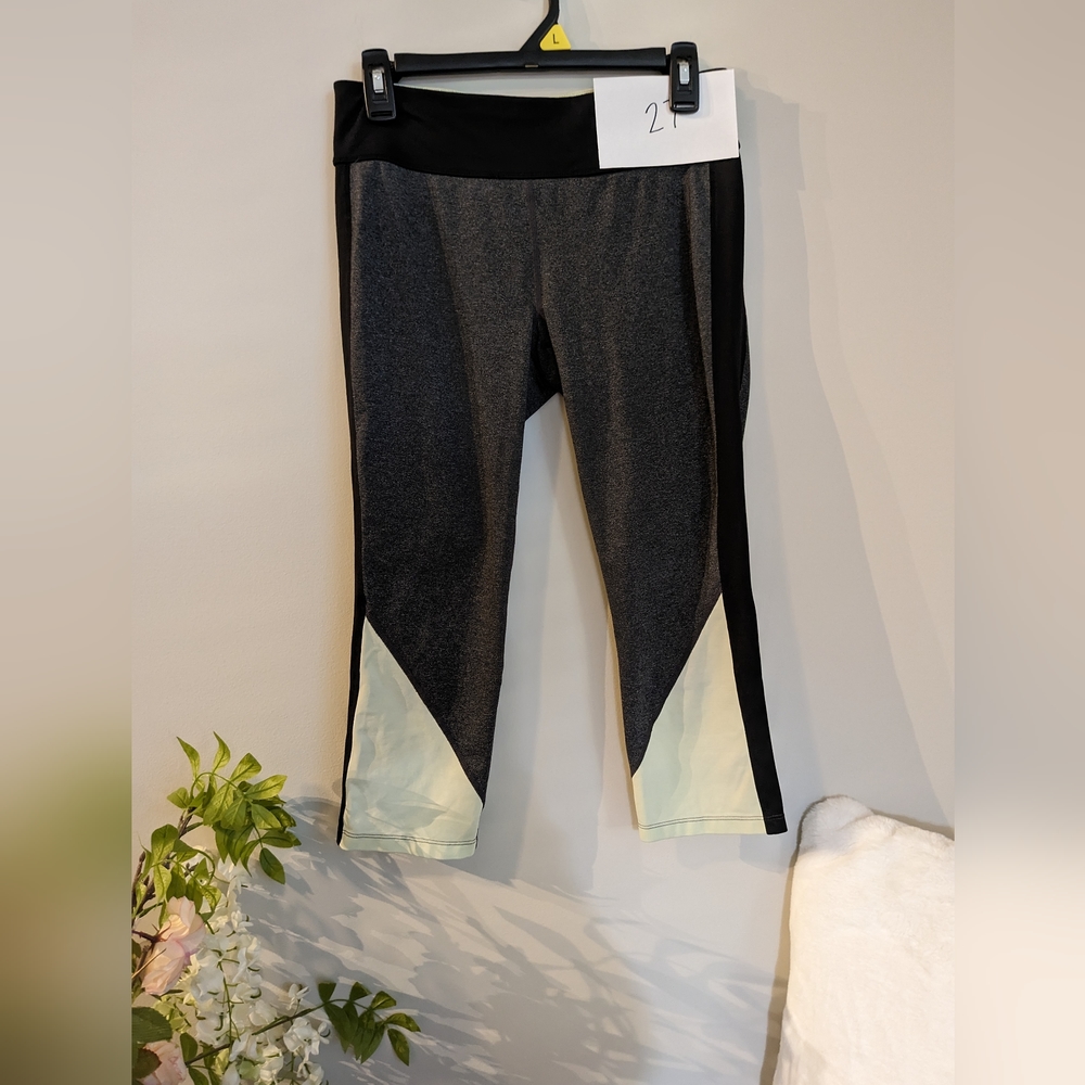 EUC Calvin Klein Leggings